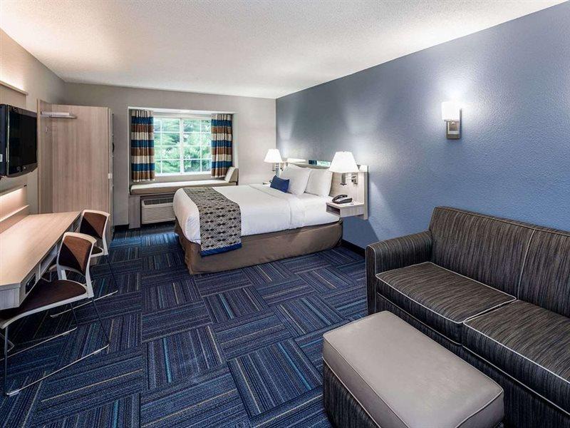 Microtel & - Hotel 2*