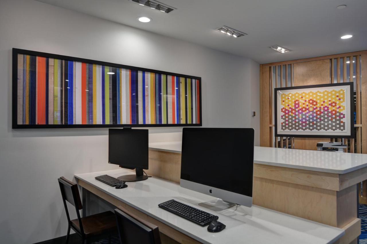 Express & - - Taylors By Ihg 3* Greenville