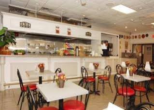 Hotel Quality & - Haywood Mall 2*