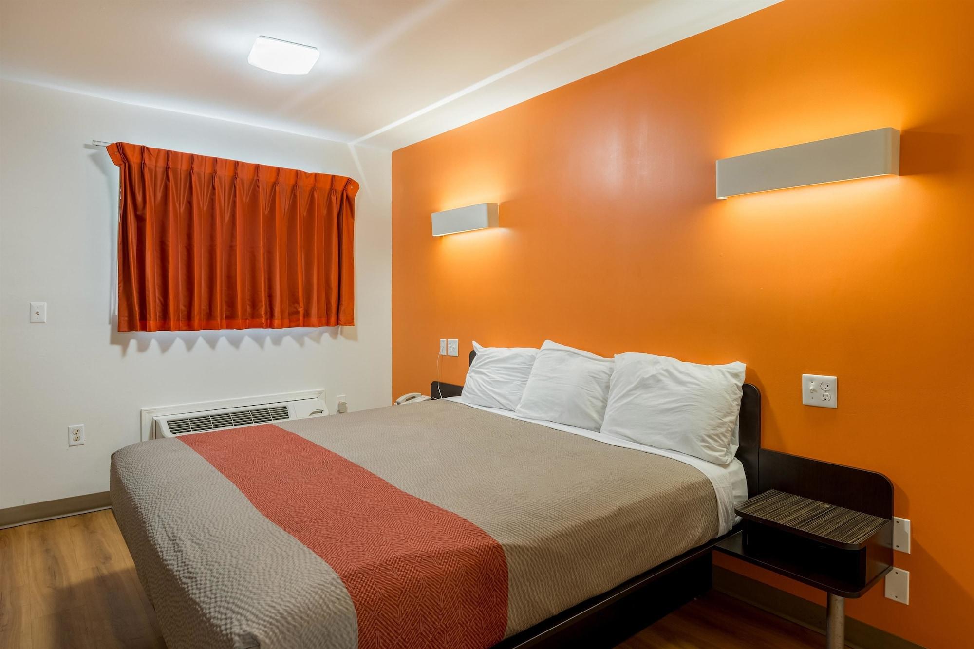 Hotel 6-greenville, Sc