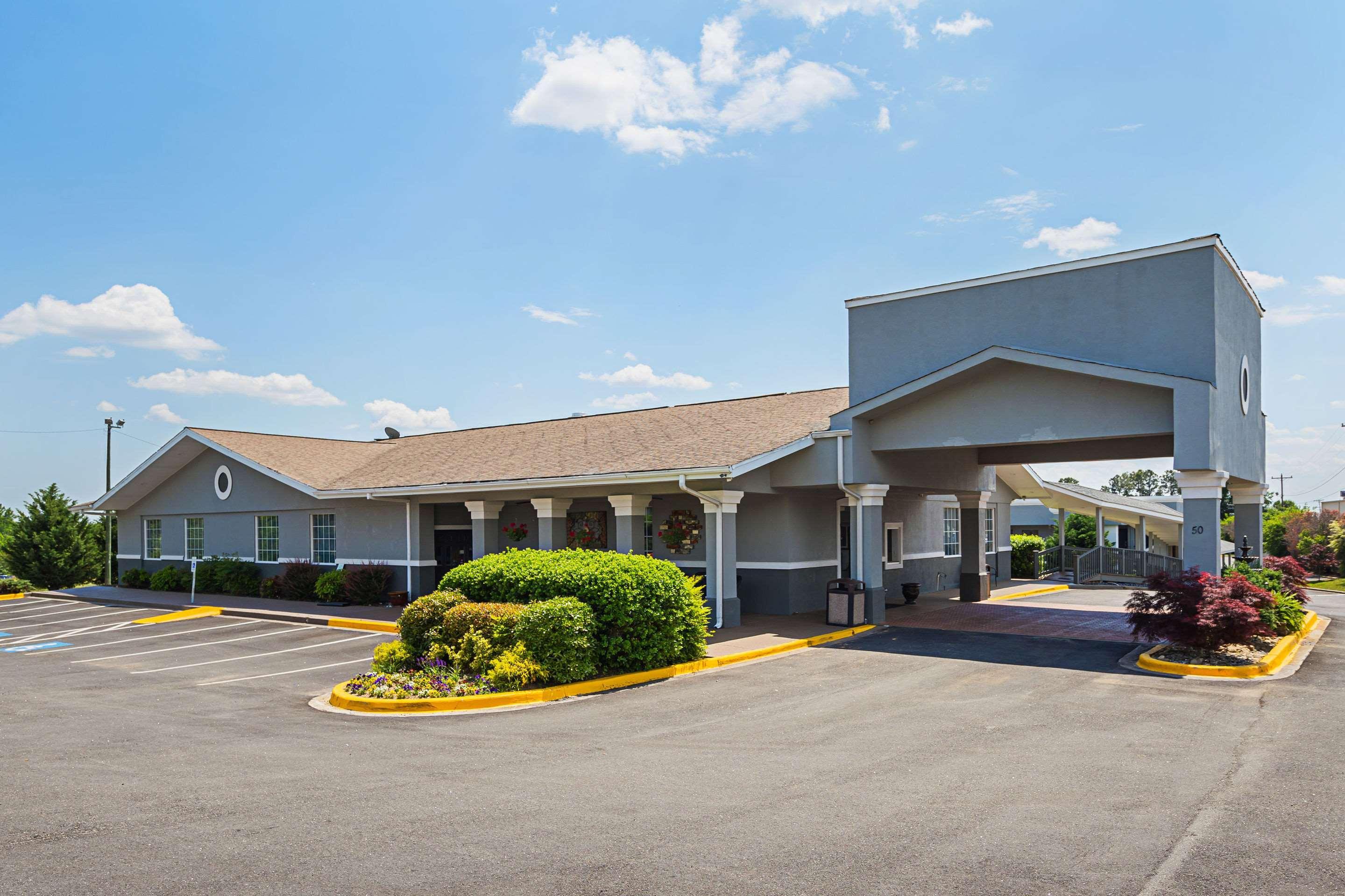 Quality & - Haywood Mall Hotel 2*