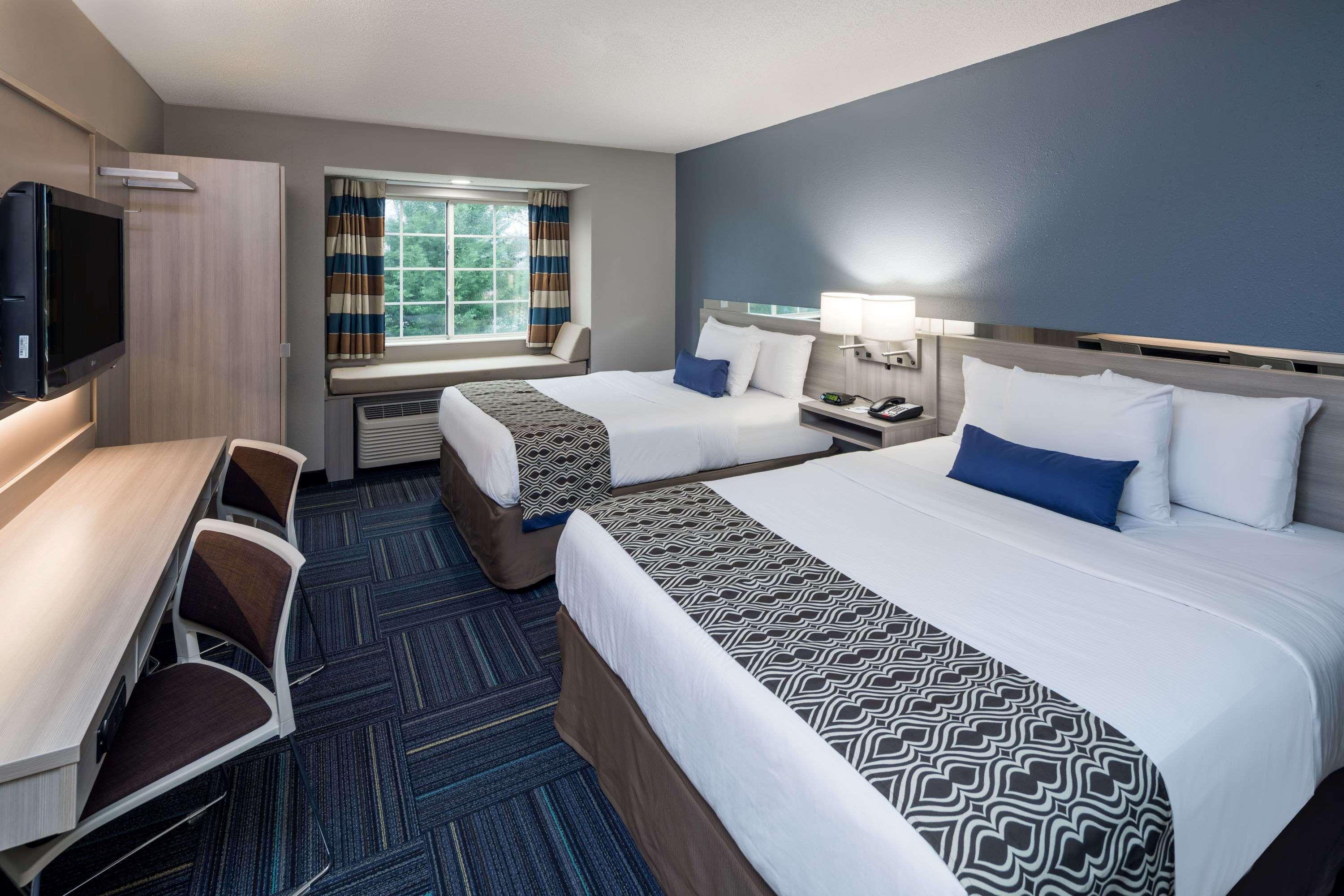 Hotel Microtel & - 2*