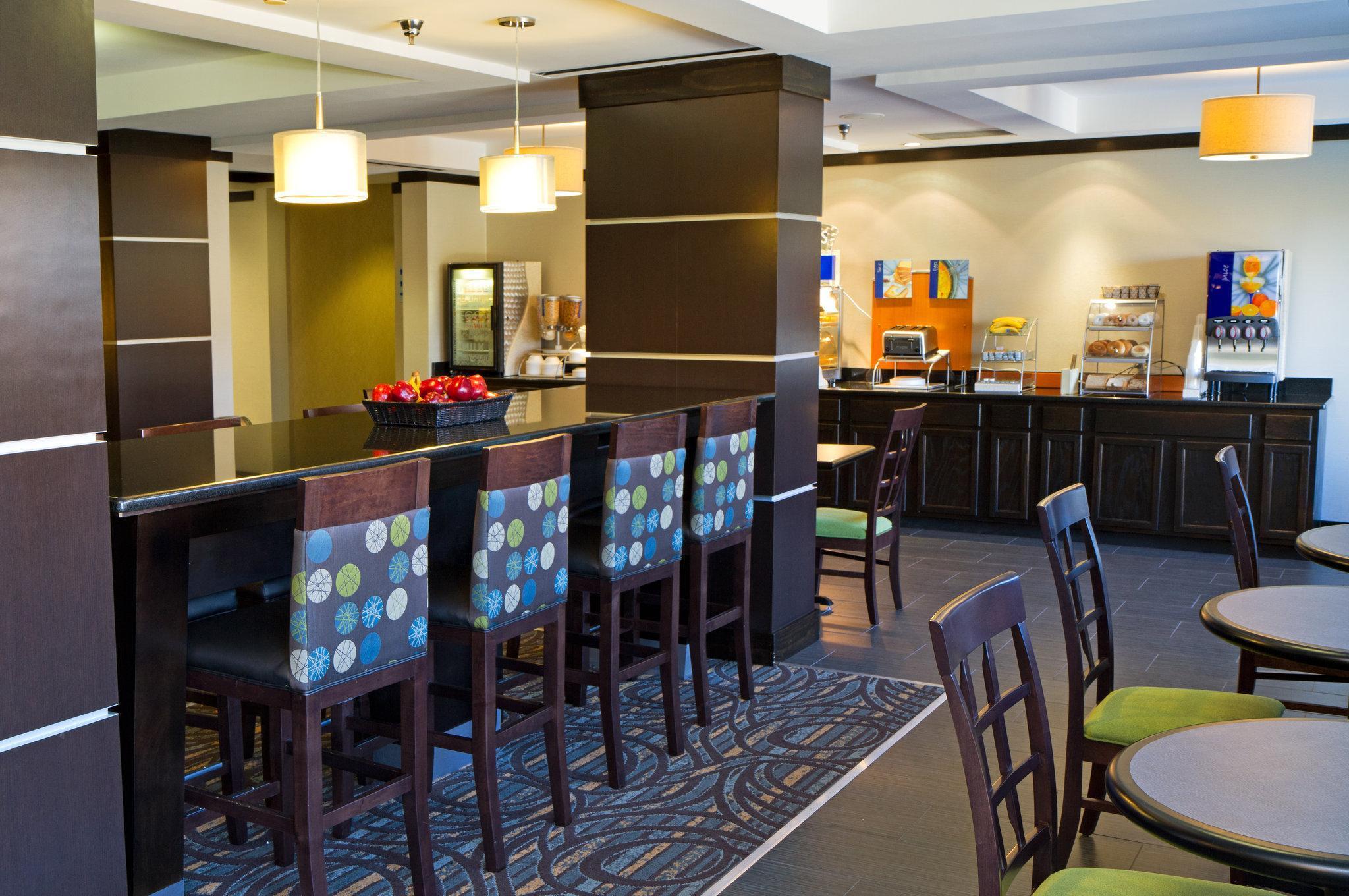 Express & Greenville-downtown By Ihg Hotel 3*