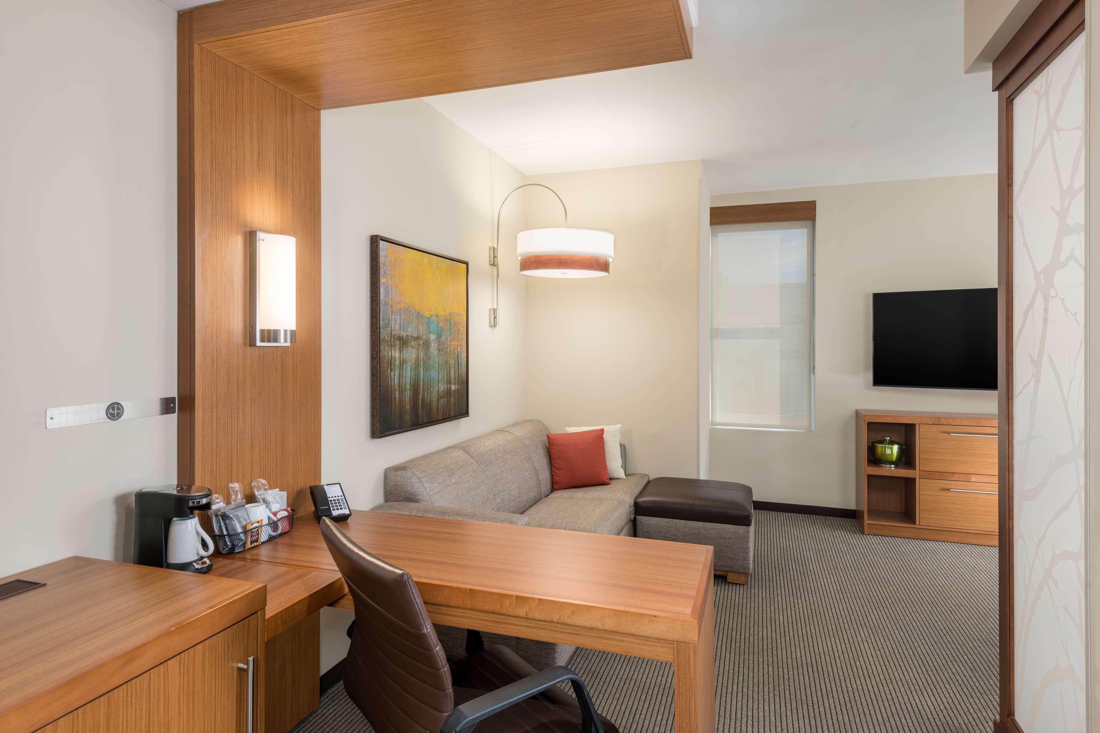 Hyatt Place Downtown Hotel 3*