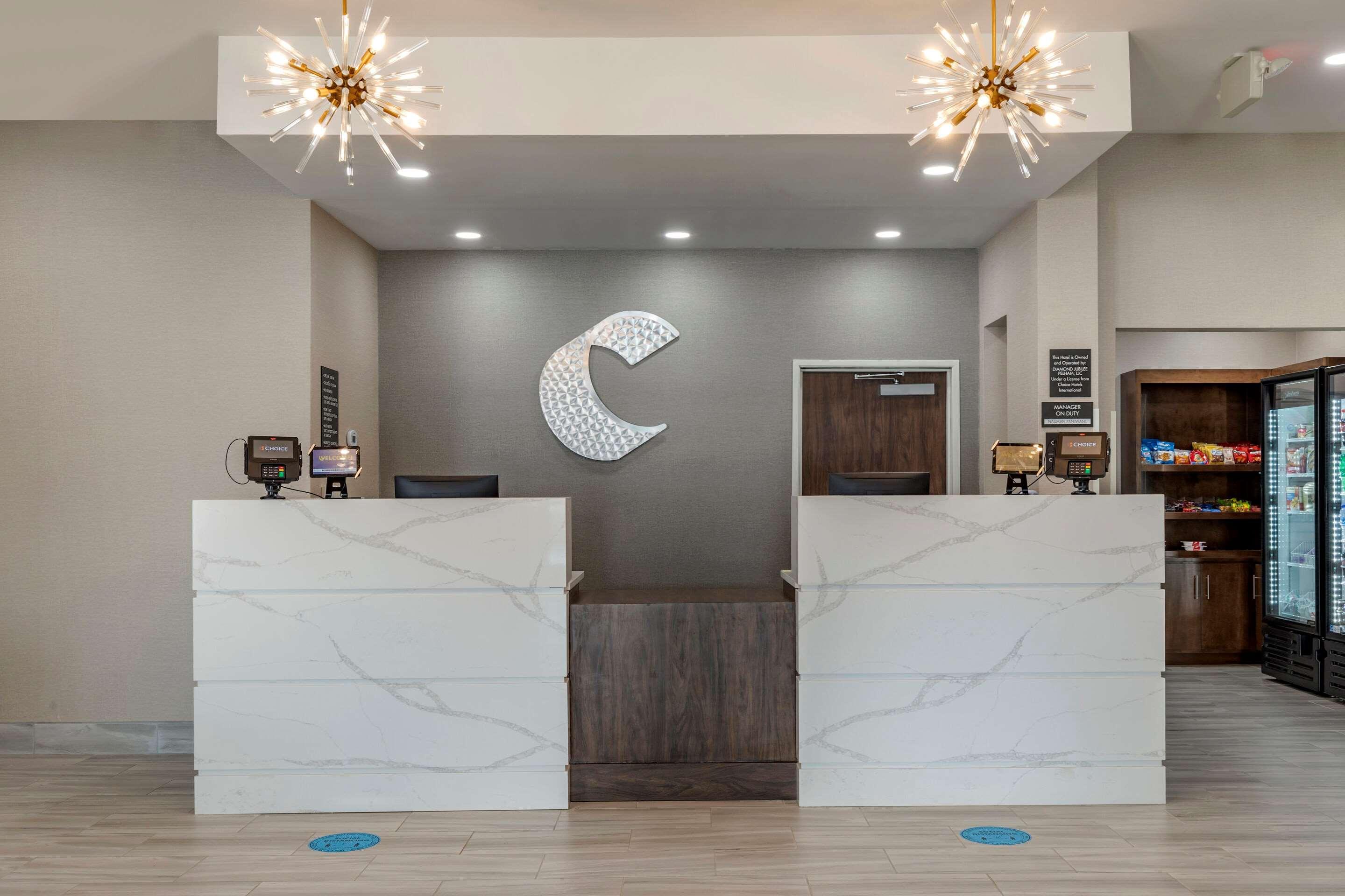 Comfort Airport Hotel 2*