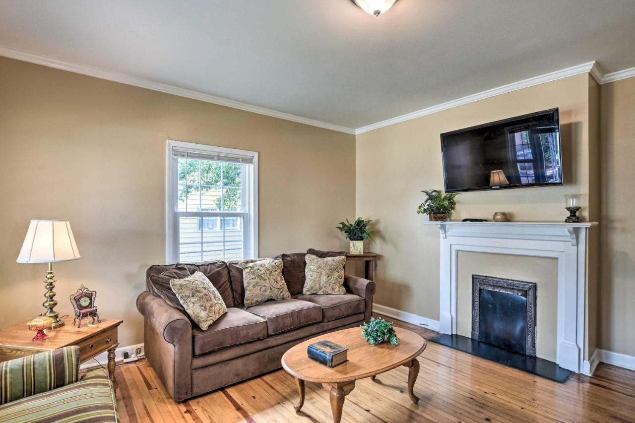 Holiday home Cozy About 2 Mi To Downtown!