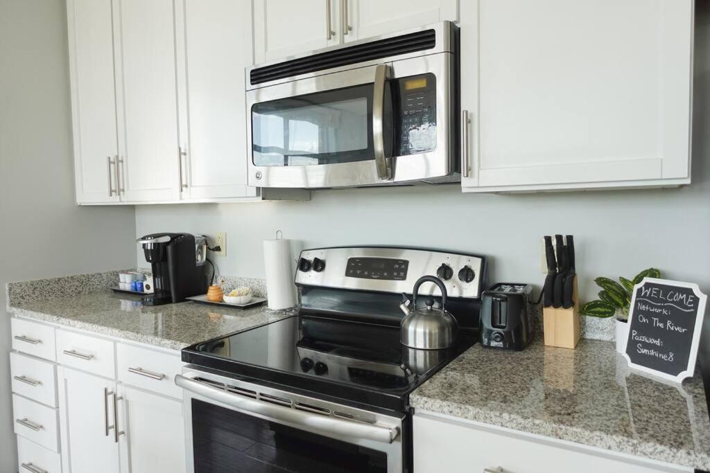Apartment Luxury Downtown With Balcony! *