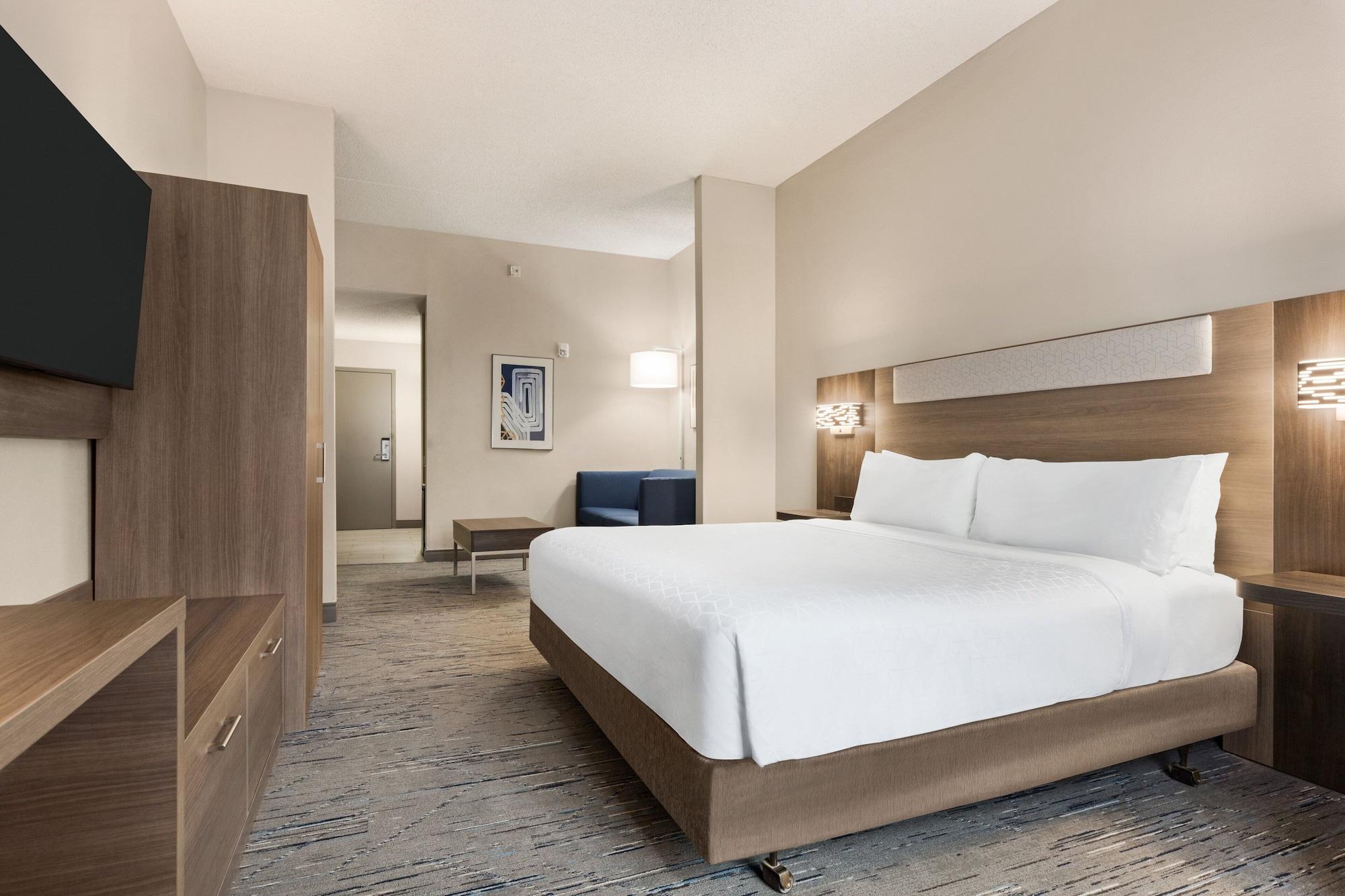 Express & Greenville-downtown By Ihg Hotel 3*
