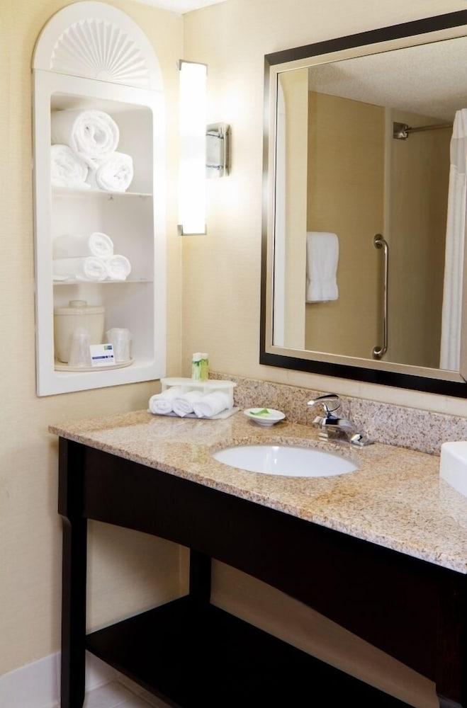 Hotel Express & Greenville-downtown By Ihg