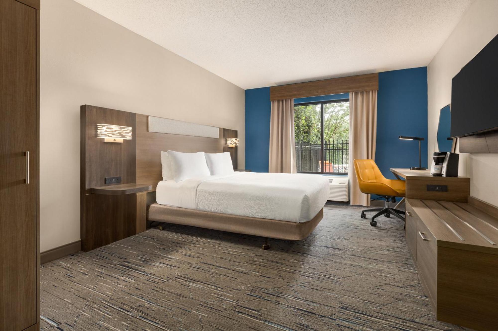 Hotel Express & Greenville-downtown By Ihg Greenville