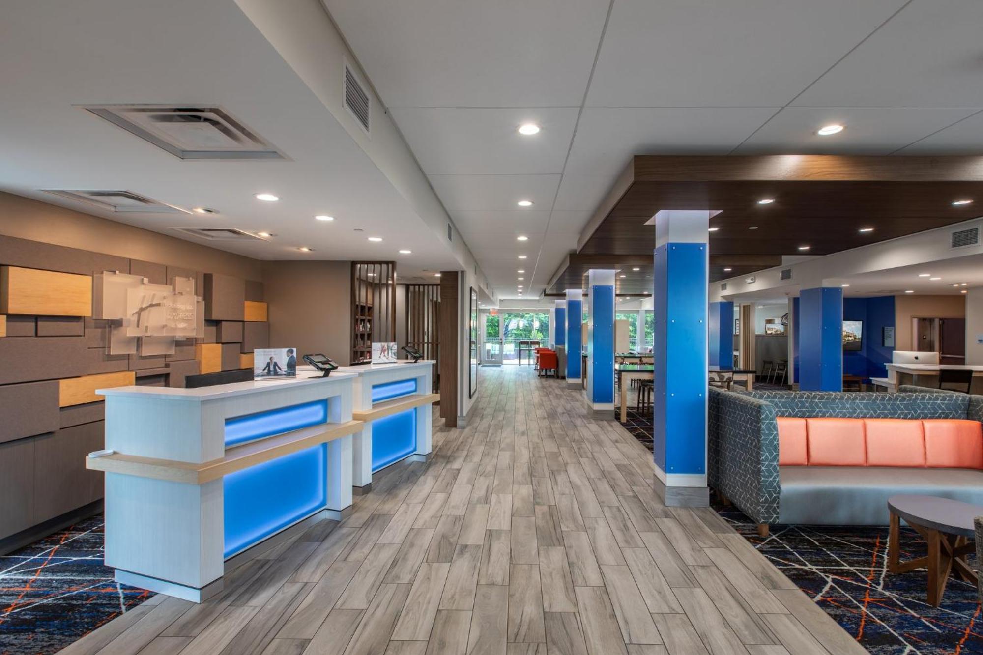 Express & - - Taylors By Ihg 3*