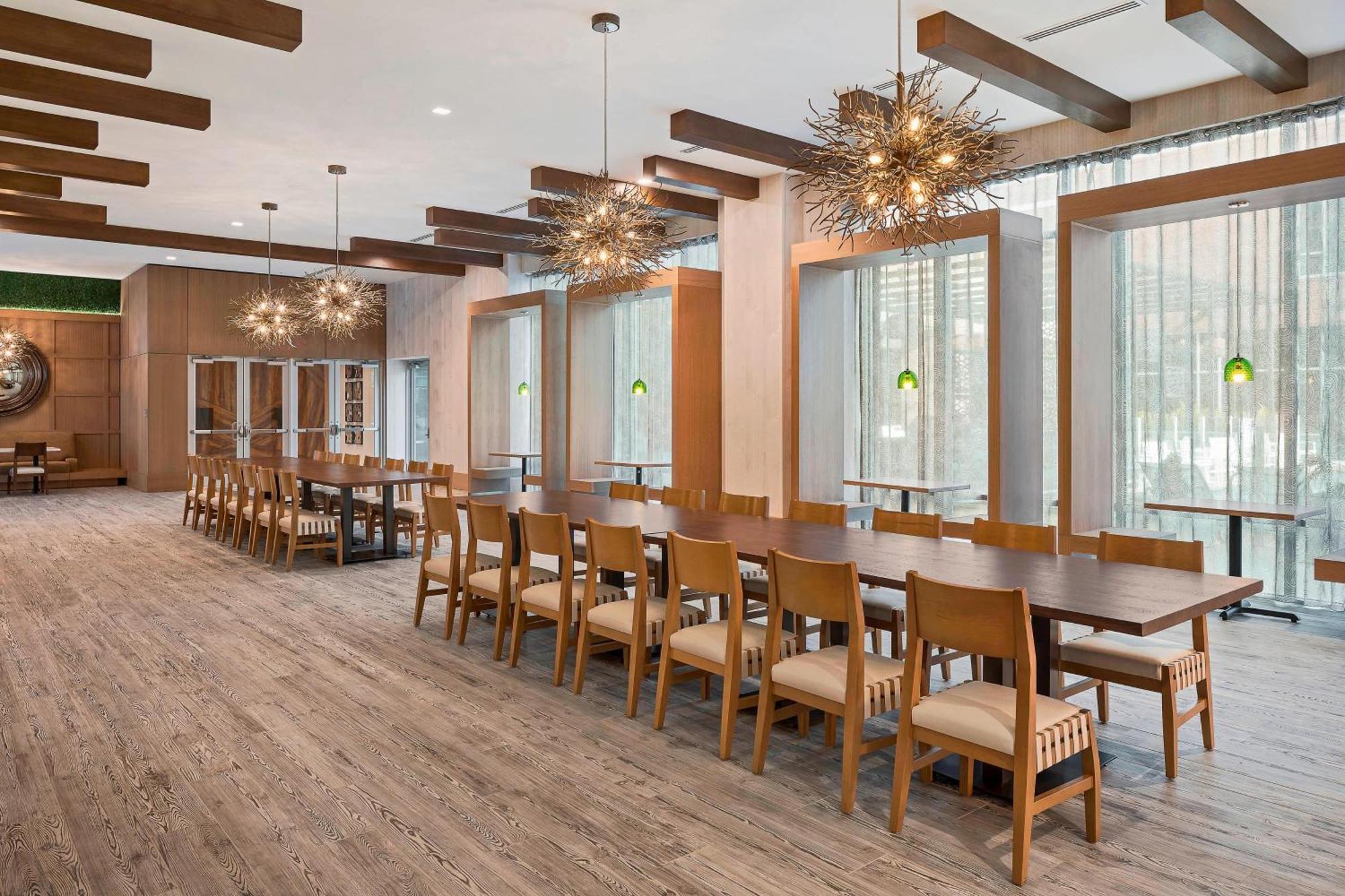 By Marriott Downtown 3* Greenville