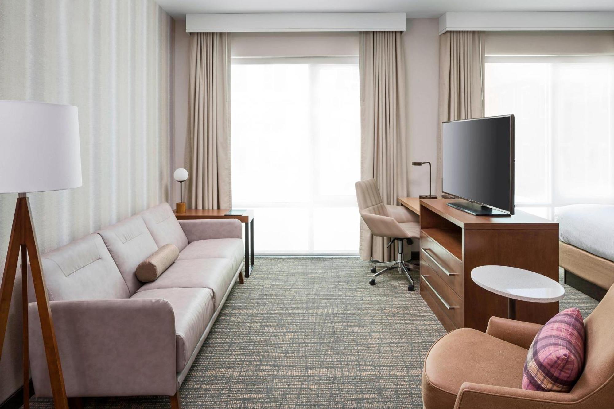 Hotel By Marriott Downtown Greenville