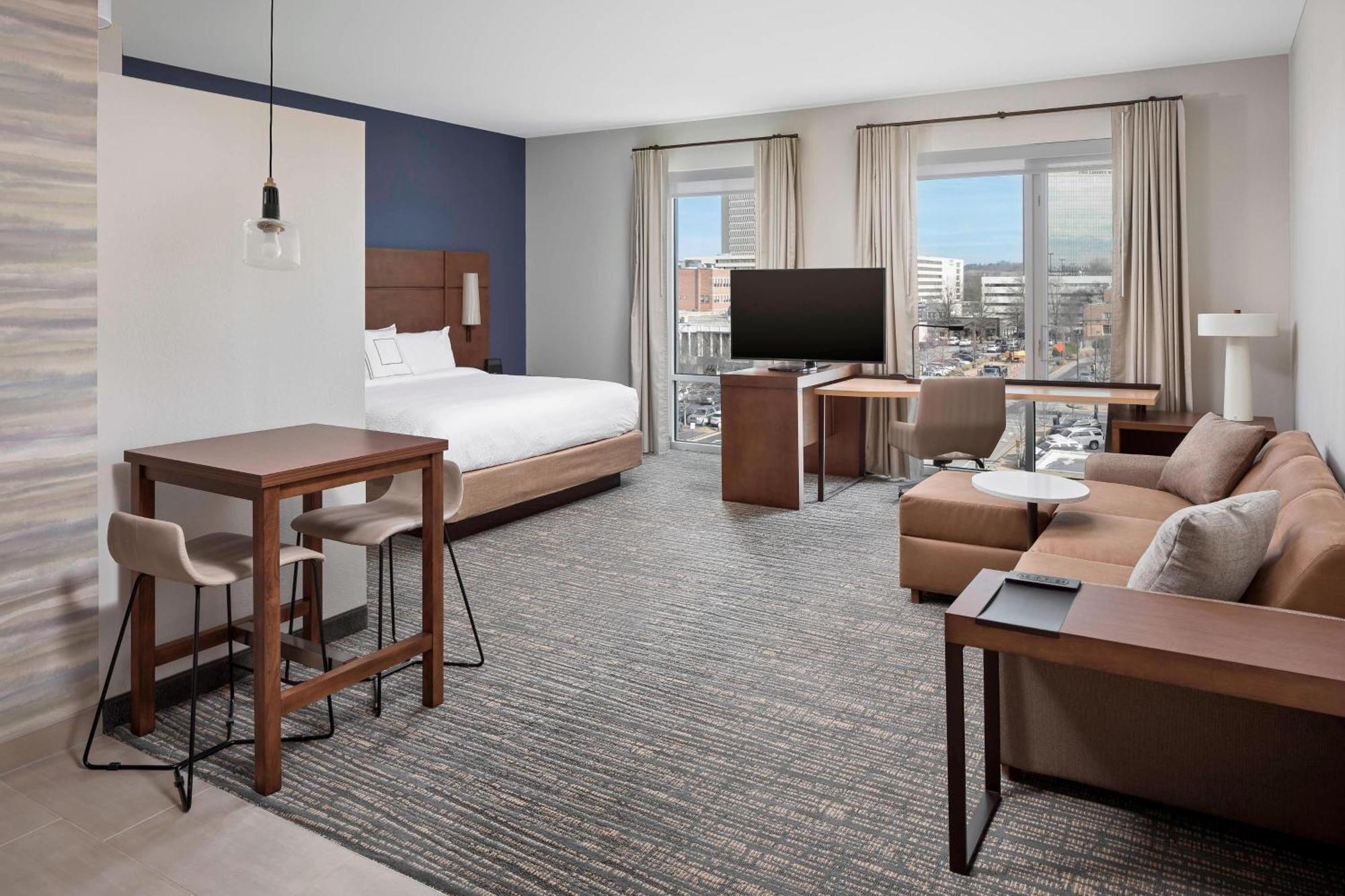 By Marriott Downtown 3*