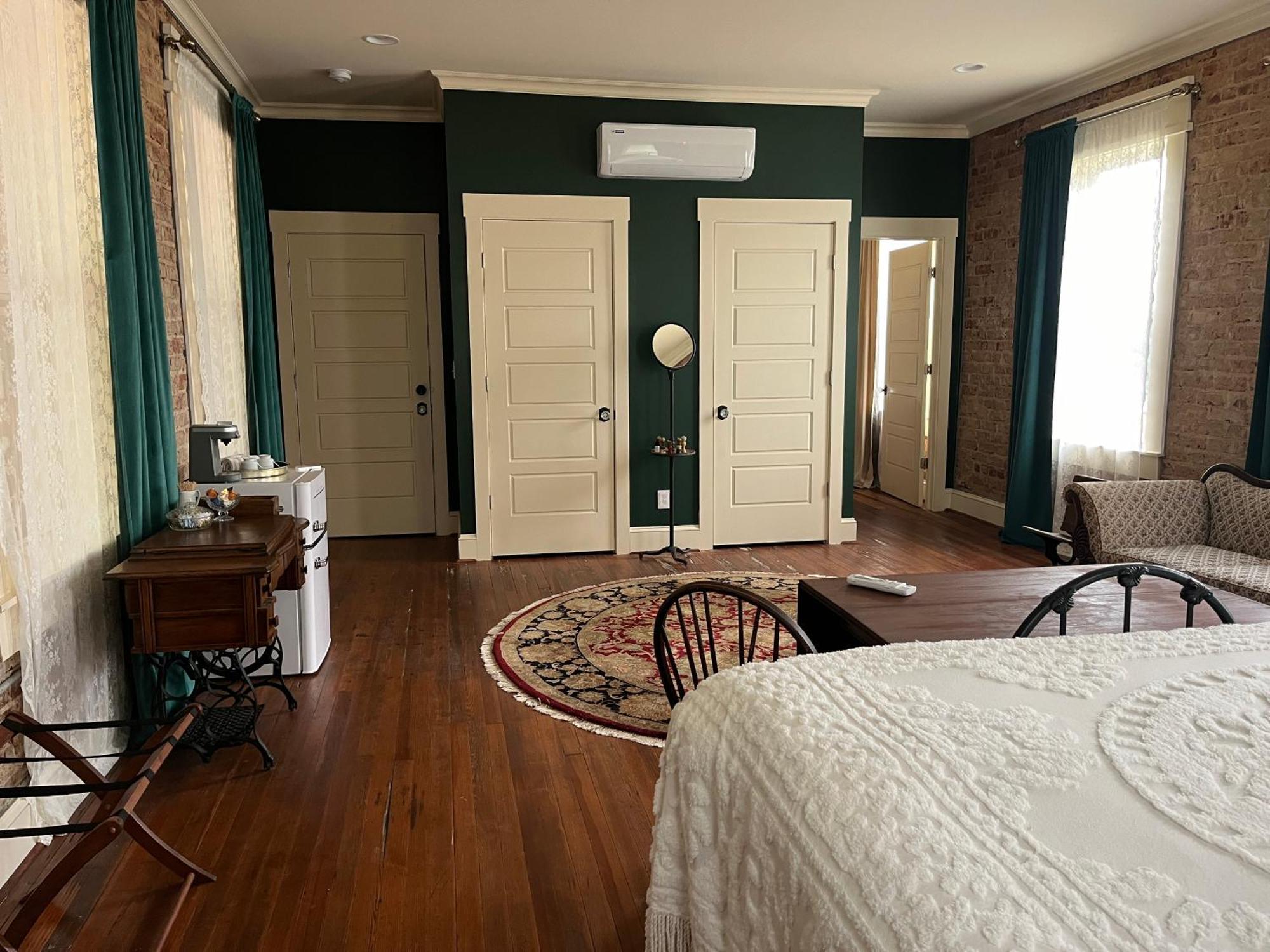 Tanglewood Inn Greenville