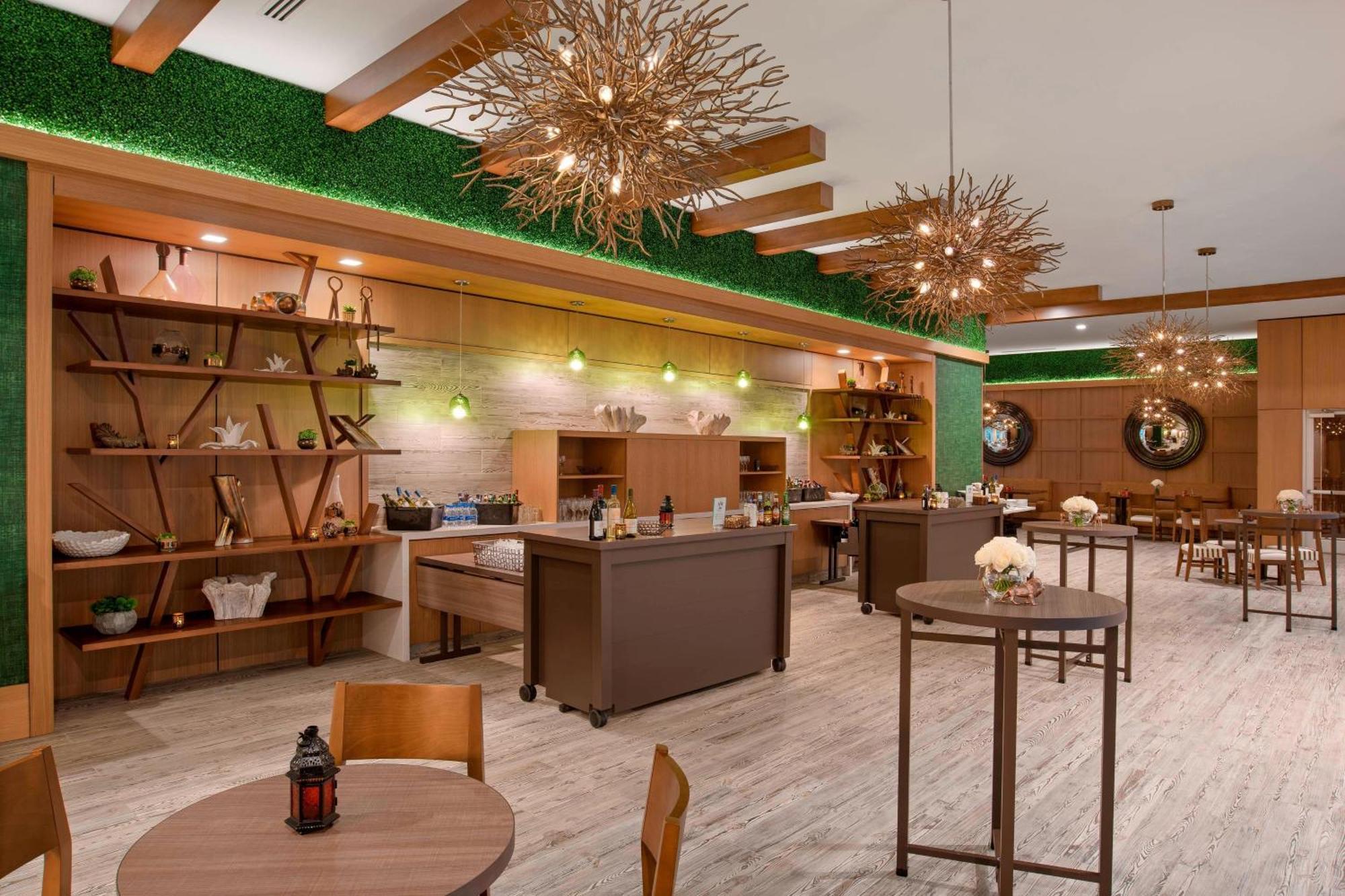 By Marriott Downtown 3* Greenville