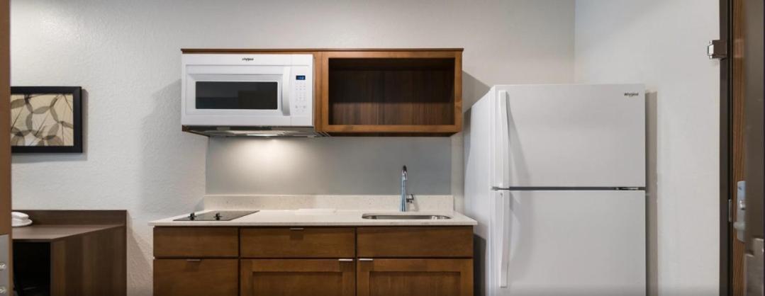Woodspring Airport Hotel Greenville