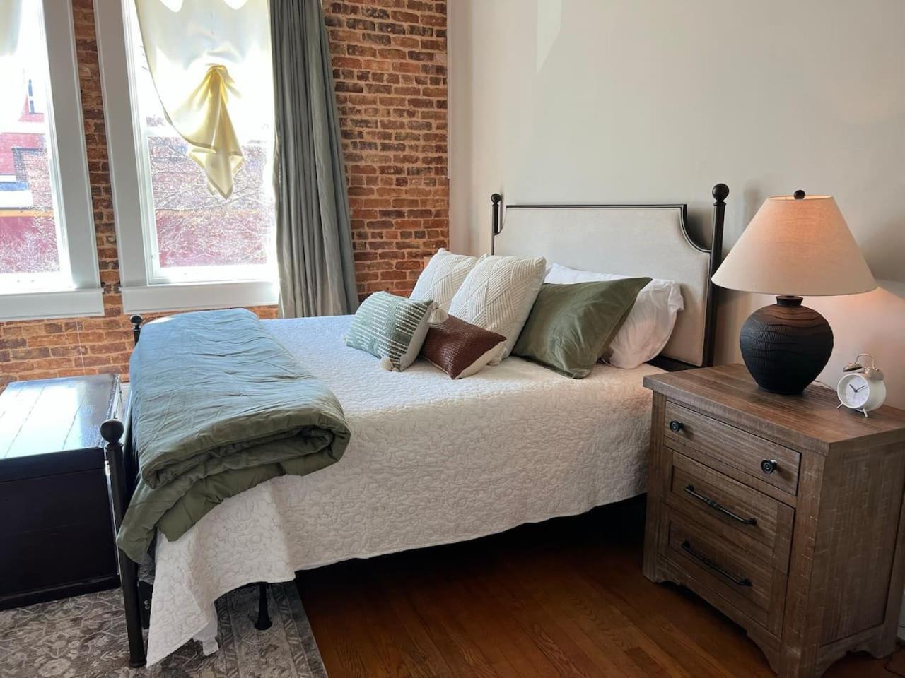 Main Street In Historic Building Holiday home *