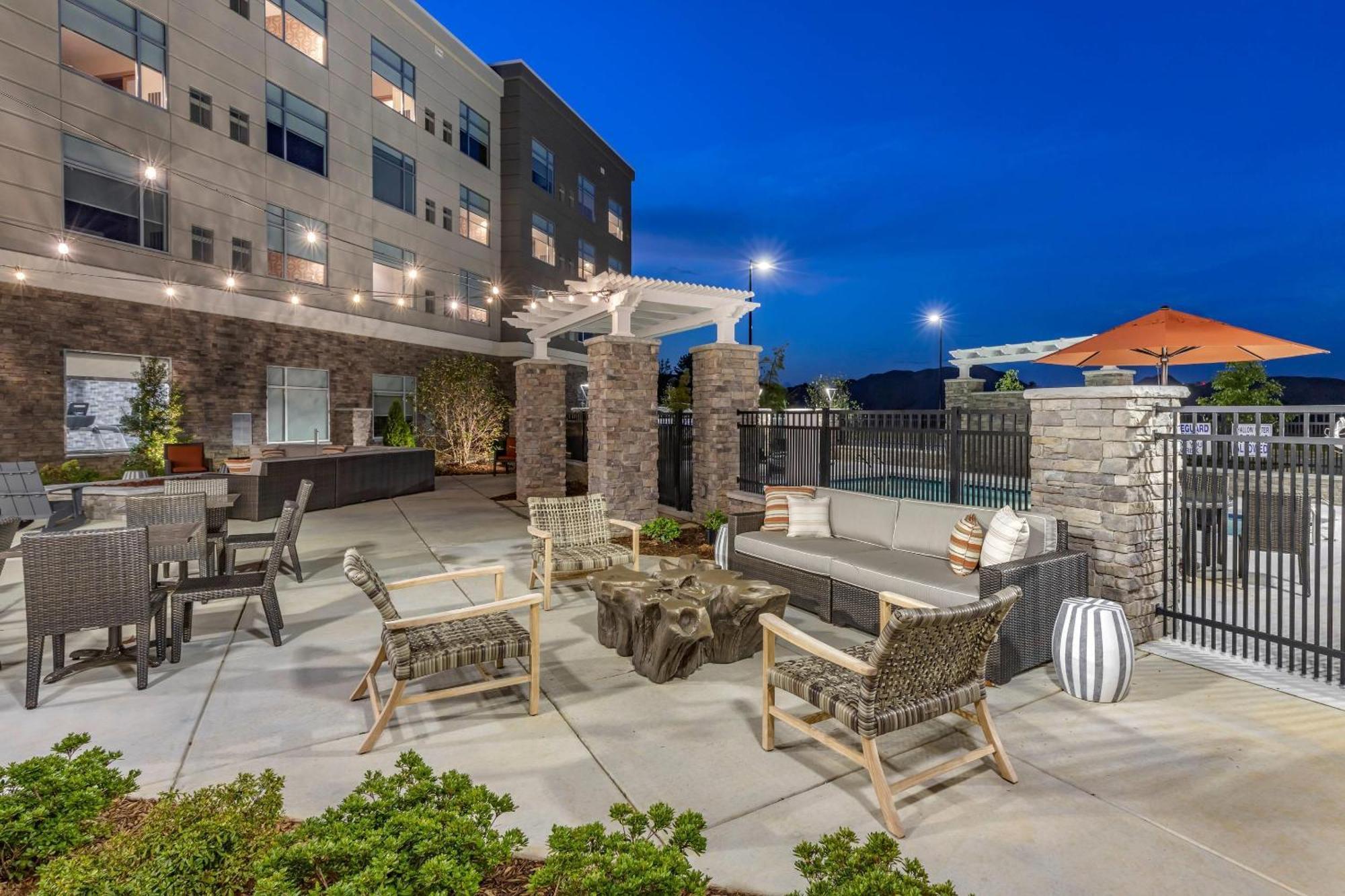 Hotel Cambria