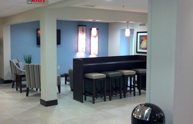 Hotel Microtel & -