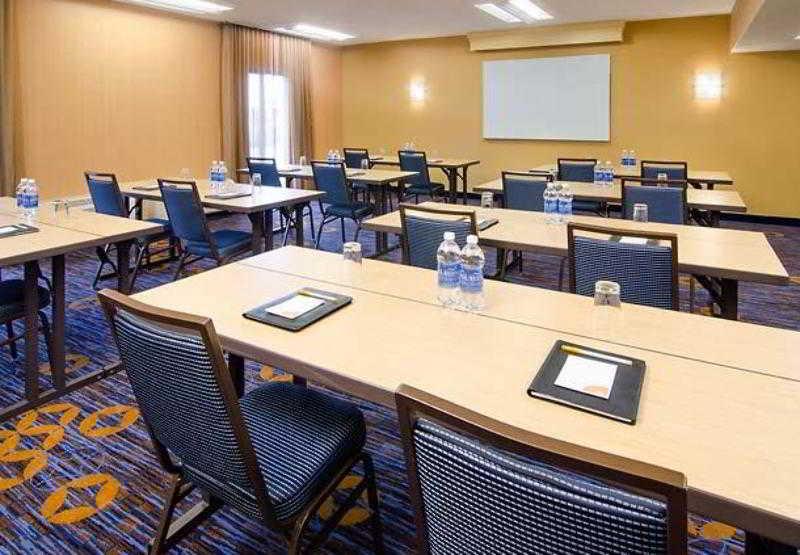 Courtyard Haywood Mall Hotel 3*