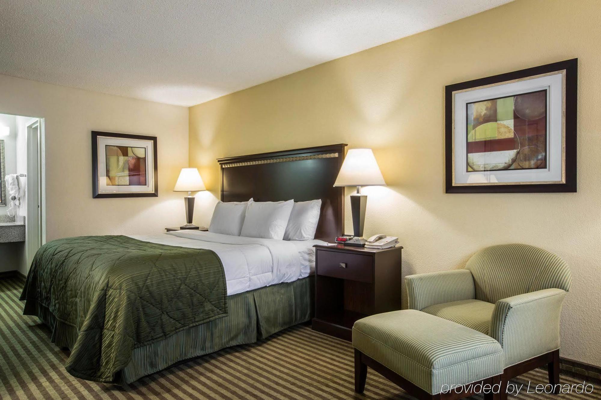 Quality & - Haywood Mall Hotel 2*