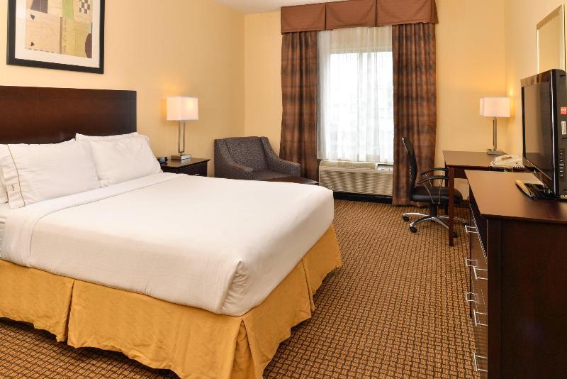 Express & Greenville-downtown By Ihg Hotel 3*
