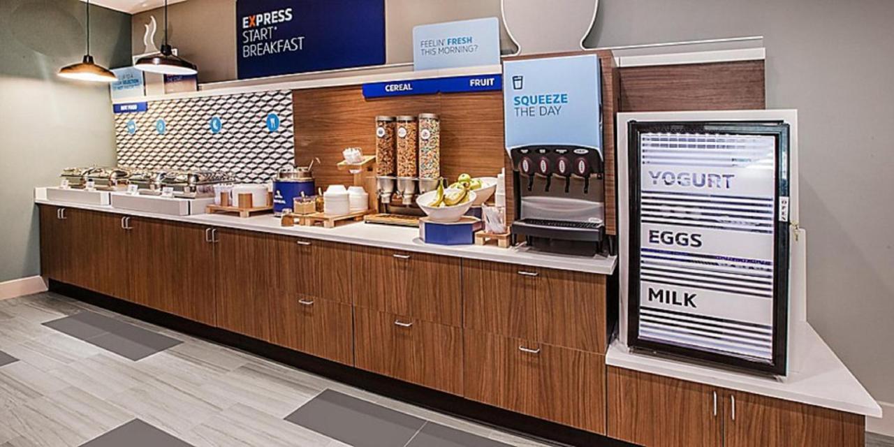 Express & - - Taylors By Ihg Hotel