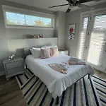Pet Friendly Wi-Fi Luxury Gated Community Downtown Greenville