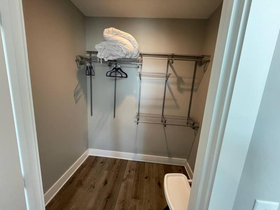 Apartment Pet Friendly Wi-fi Luxury Gated Community Downtown Greenville
